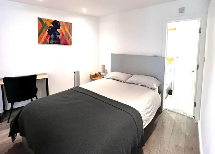 Modern Studio Apartment With Free Wifi